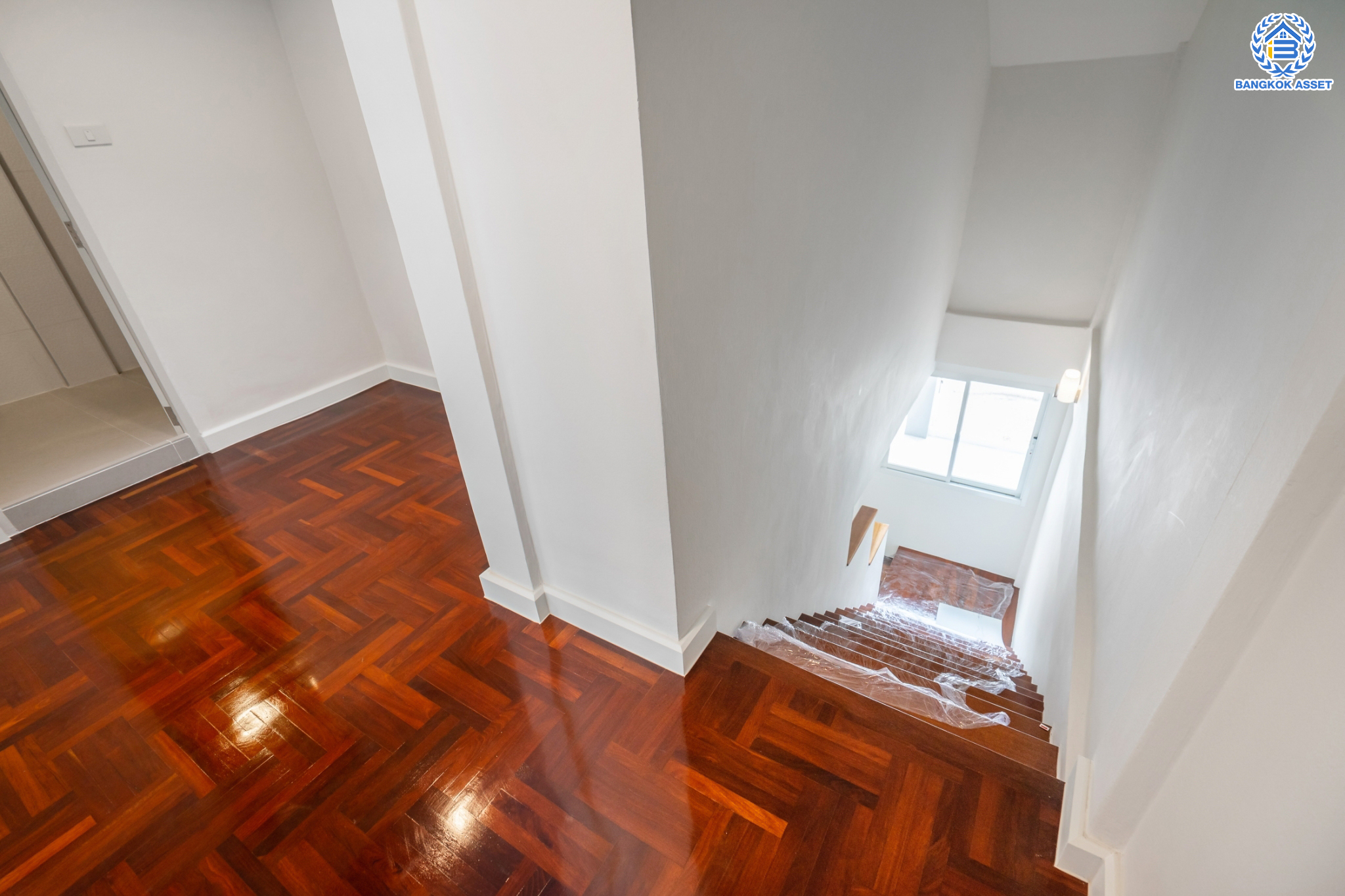 บ้านมือสองตกแต่งใหม่ ทาวน์เฮ้าส์ทำเลโซนเมือง! ม.เกร็ดแก้วการ์เด้น รัตนาธิเบศร์-แคราย ที่สุดของความคุ้ม! เนื้อที่ 24 ตร.ว. ฟังก์ชัน 3 ห้องนอน 2 ห้องน้ำ 1 ที่จอดรถ บนทำเลศักยภาพ ใกล้ทางด่วน "งามวงศ์วาน" เซ็นทรัลรัตนาธิเบศร์ และรถไฟฟ้าสายสีม่วง "สถานีบางกระสอ"…